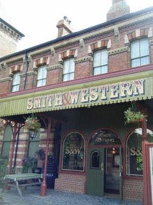 Smith And Western 4*